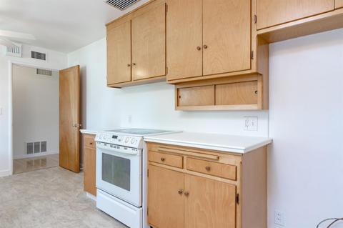 2121 Regent Ct, Modesto, CA 95350 photo 13