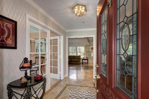 24319 Fairway Dr, Davis, CA 95616 photo 4