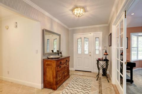 24319 Fairway Dr, Davis, CA 95616 photo 5