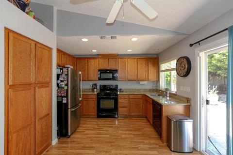 4915 Delphina Ct, Keyes, CA 95328 photo 10