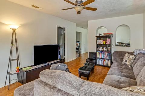 110 Walden St, Modesto, CA 95354 photo 4