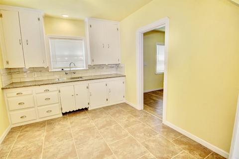 241 Flora St, Lodi, CA 95240 photo 6