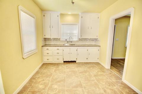 241 Flora St, Lodi, CA 95240 photo 7