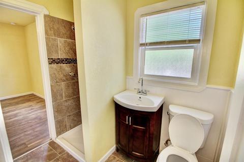 241 Flora St, Lodi, CA 95240 photo 17
