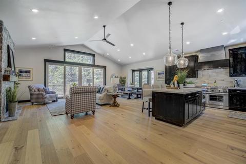 13098 Skiview Loop, Truckee, CA 96161 photo 2