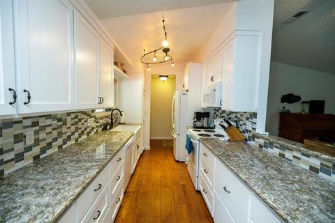 1105 W Union Ave, Modesto, CA 95356 photo 2