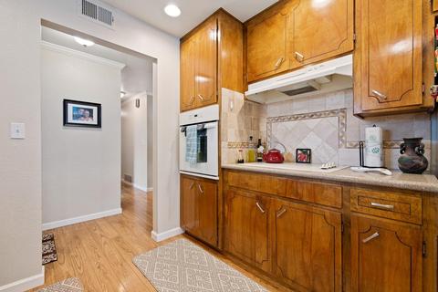 601 Derby Ln, Modesto, CA 95350 photo 8