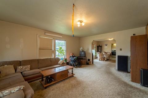 518 Bartch Ave, Patterson, CA 95363 photo 7