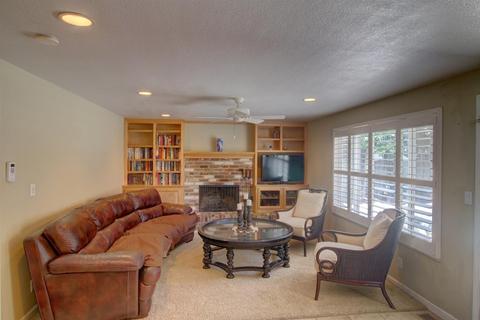 1230 Armstrong Dr, Manteca, CA 95336 photo 3
