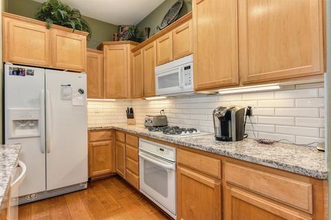 976 Cameron Dr, Folsom, CA 95630 photo 13