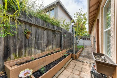 976 Cameron Dr, Folsom, CA 95630 photo 41