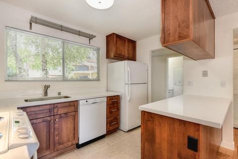 2090 Alta Loma St, Davis, CA 95616 photo 2