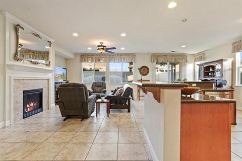 2386 Pepper Tree Ln, Manteca, CA 95336 photo 4
