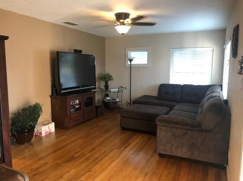 374 W 21st St, Tracy, CA 95376 photo 2