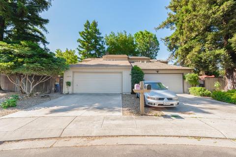 1078 Camphor St, Manteca, CA 95337 photo 2