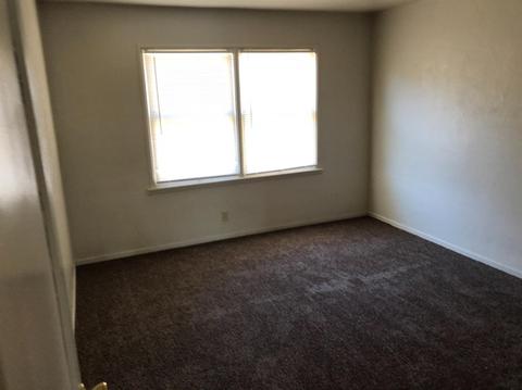 447 W Orangeburg Ave, Modesto, CA 95350 photo 4