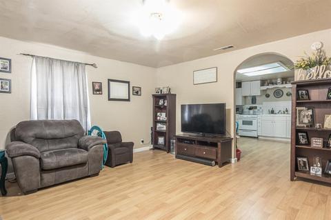 2001 Charles St, Hughson, CA 95326 photo 4