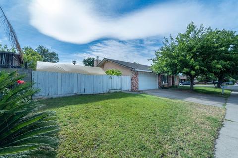 821 Cadillac Dr, Ceres, CA 95307 photo 2