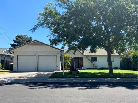 1712 Crestview Dr, Modesto, CA 95355 photo 2