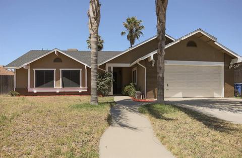 2721 Canyon Dr, Modesto, CA 95351 photo 2