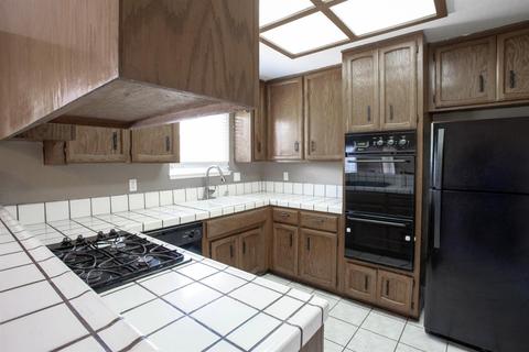 2721 Canyon Dr, Modesto, CA 95351 photo 5