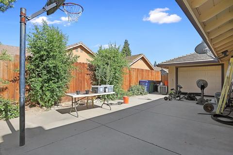 2225 Castleview, Turlock, CA 95382 photo 23