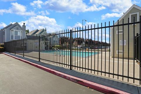 413 Golf Cir W, Manteca, CA 95337 photo 32