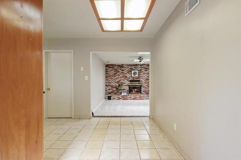 650 E Alameda St, Manteca, CA 95336 photo 12
