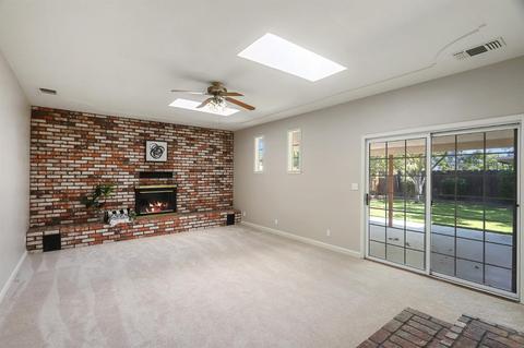 650 E Alameda St, Manteca, CA 95336 photo 17