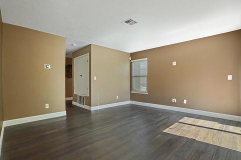 4001 Elmo Loop #D, Modesto, CA 95356 photo 4