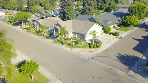 1360 Hartwick Ave, Turlock, CA 95382 photo 4