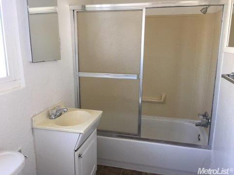 2023 Glendale Ave, Modesto, CA 95354 photo 6