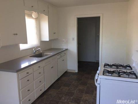 2023 Glendale Ave, Modesto, CA 95354 photo 3