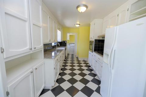 1511 Bronson Ave, Modesto, CA 95350 photo 14