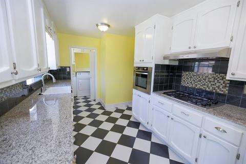 1511 Bronson Ave, Modesto, CA 95350 photo 15