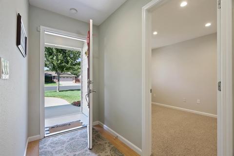 778 Cypress St, Manteca, CA 95336 photo 4