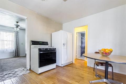 1504 Pearl St, Modesto, CA 95350 photo 12