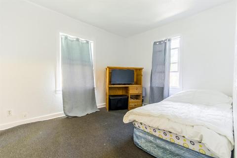 1504 Pearl St, Modesto, CA 95350 photo 15