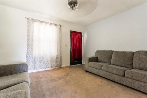 1504 Pearl St, Modesto, CA 95350 photo 9