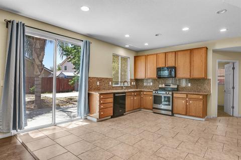 1208 Wigeon Dr, Patterson, CA 95363 photo 6