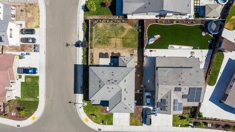 2044 Macedo St, Manteca, CA 95337 photo 2