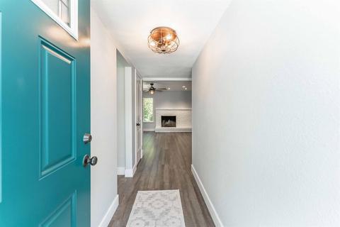 6655 Oakcrest Ave, Carmichael, CA 95608 photo 4