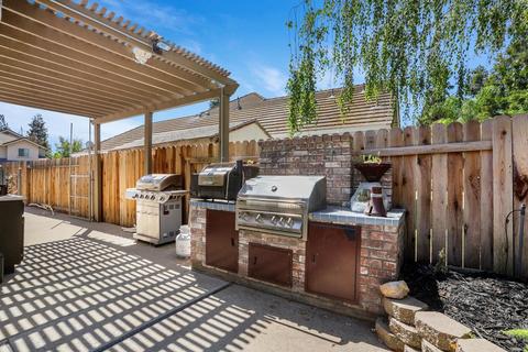 910 Bridle Path, Galt, CA 95632 photo 16