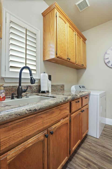 910 Bridle Path, Galt, CA 95632 photo 31