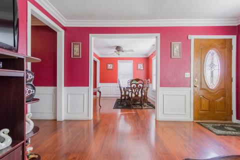 621 Leon Ave, Modesto, CA 95351 photo 2