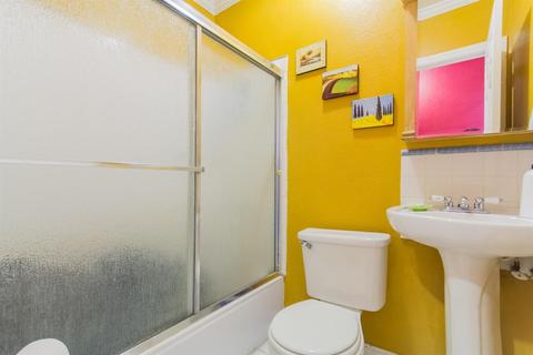 621 Leon Ave, Modesto, CA 95351 photo 20