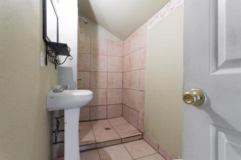 621 Leon Ave, Modesto, CA 95351 photo 32