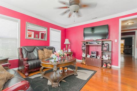 621 Leon Ave, Modesto, CA 95351 photo 3