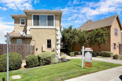 1679 Winthrop Ln, Ceres, CA 95307 photo 2