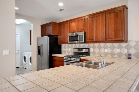 1679 Winthrop Ln, Ceres, CA 95307 photo 13